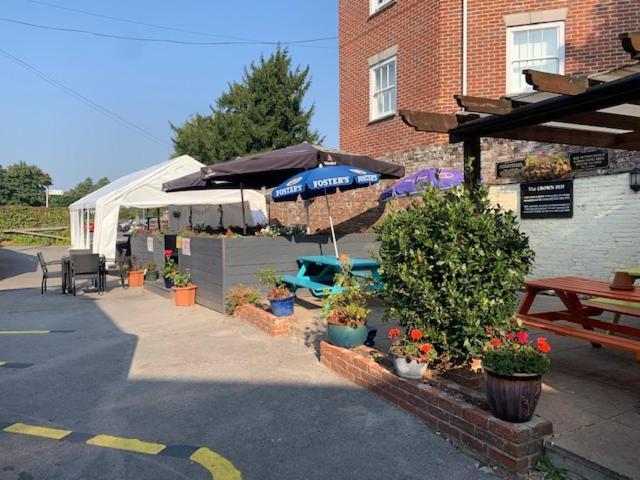 The Crown In Bed and Breakfast Fordingbridge Exterior foto