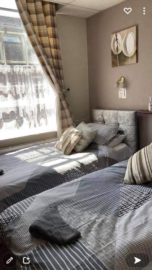 The Crown In Bed and Breakfast Fordingbridge Exterior foto