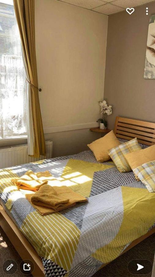 The Crown In Bed and Breakfast Fordingbridge Exterior foto